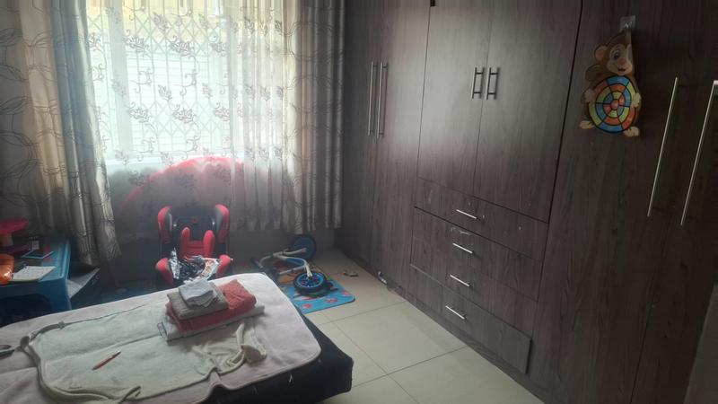 5 Bedroom Property for Sale in Kharwastan KwaZulu-Natal