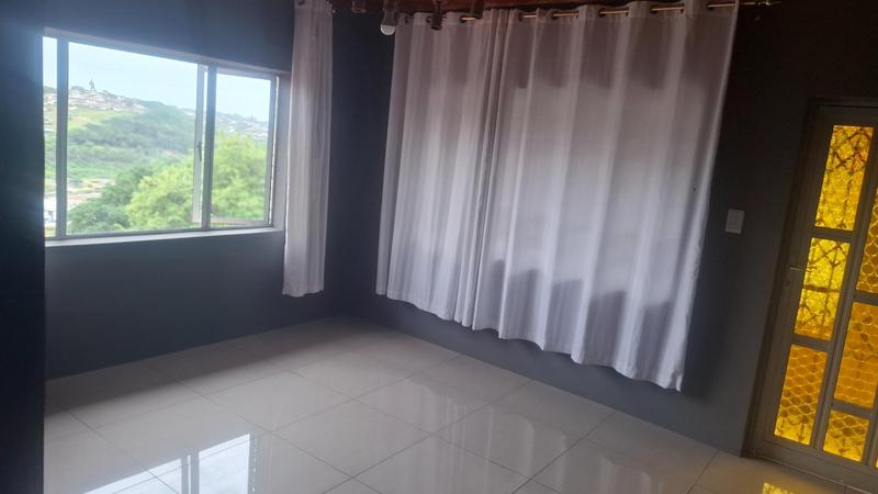 5 Bedroom Property for Sale in Kharwastan KwaZulu-Natal