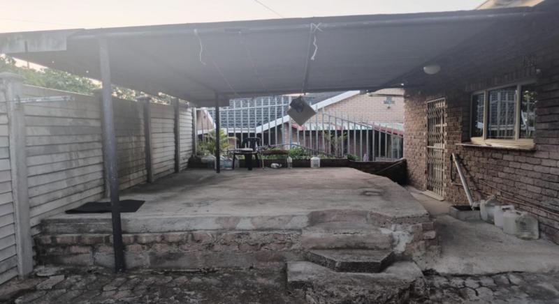 5 Bedroom Property for Sale in Kharwastan KwaZulu-Natal