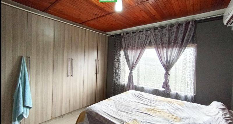 5 Bedroom Property for Sale in Kharwastan KwaZulu-Natal