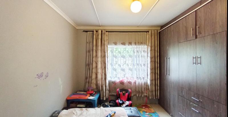 5 Bedroom Property for Sale in Kharwastan KwaZulu-Natal