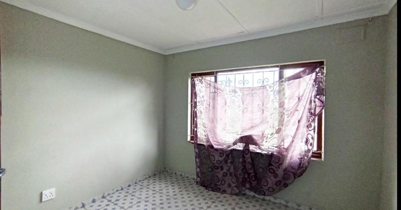 5 Bedroom Property for Sale in Kharwastan KwaZulu-Natal