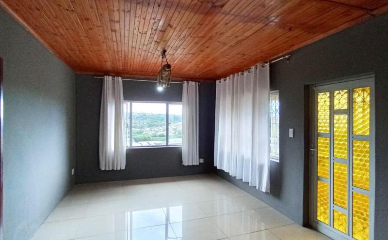 5 Bedroom Property for Sale in Kharwastan KwaZulu-Natal