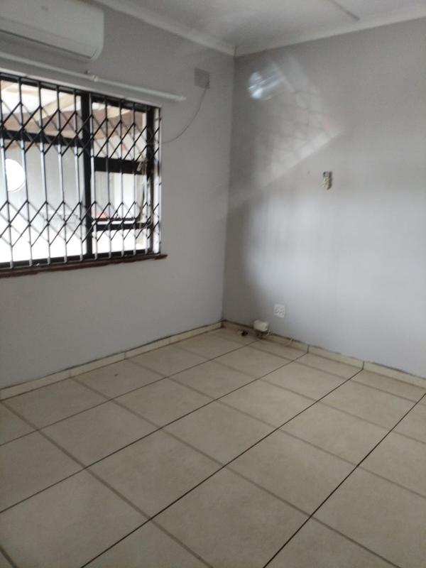 To Let 3 Bedroom Property for Rent in Richem KwaZulu-Natal