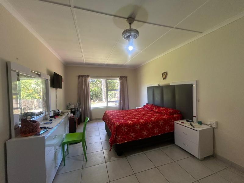 4 Bedroom Property for Sale in Uvongo KwaZulu-Natal