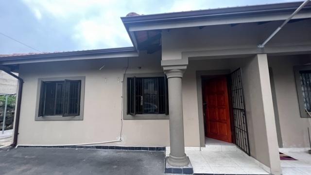 To Let 2 Bedroom Property for Rent in Malvern KwaZulu-Natal