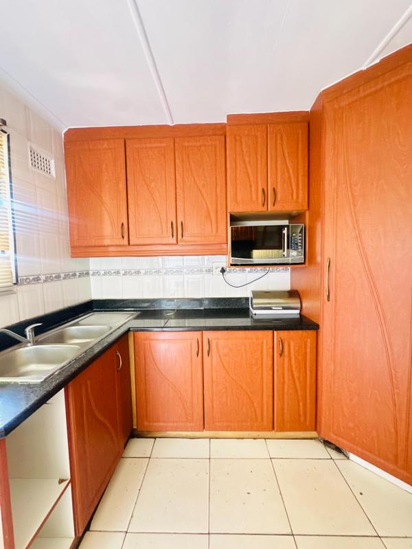 4 Bedroom Property for Sale in Umlazi KwaZulu-Natal