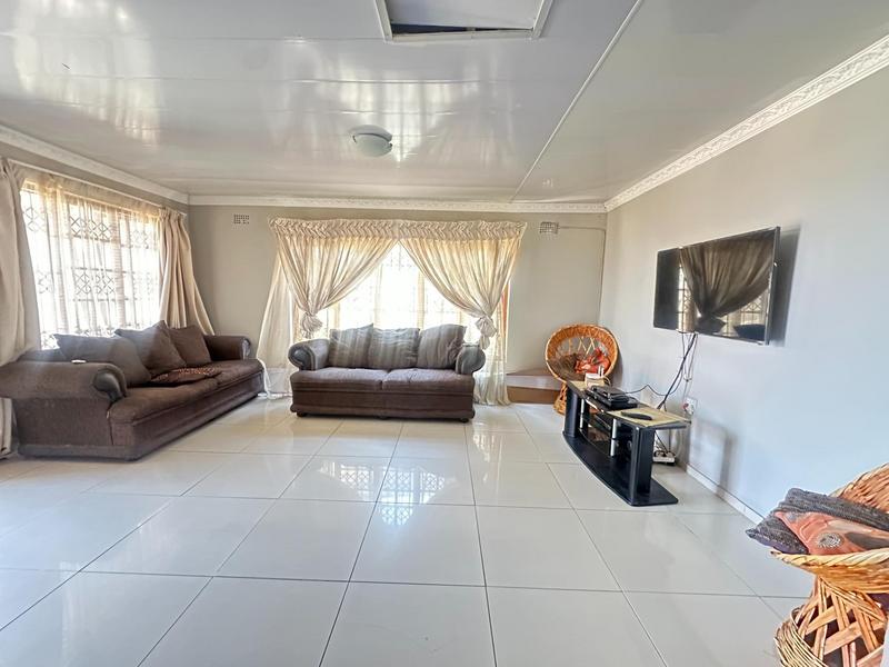 4 Bedroom Property for Sale in Umlazi KwaZulu-Natal