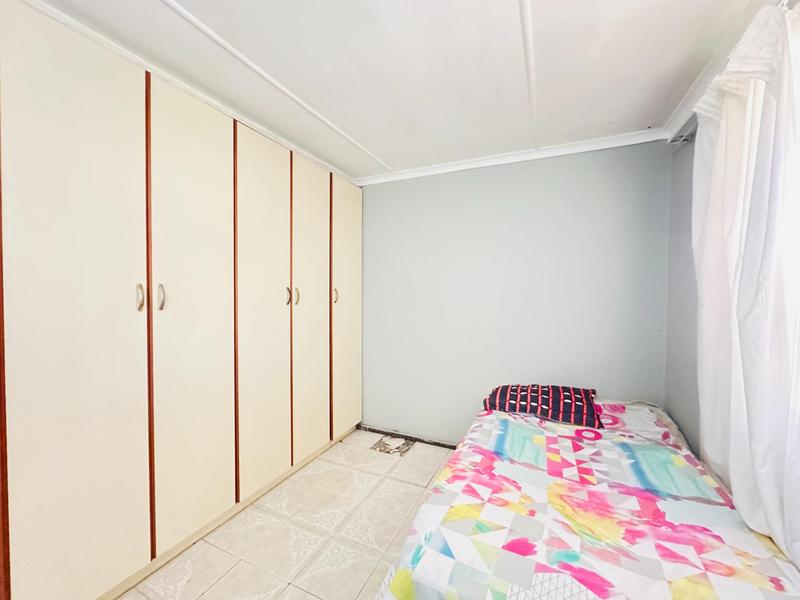 4 Bedroom Property for Sale in Umlazi KwaZulu-Natal