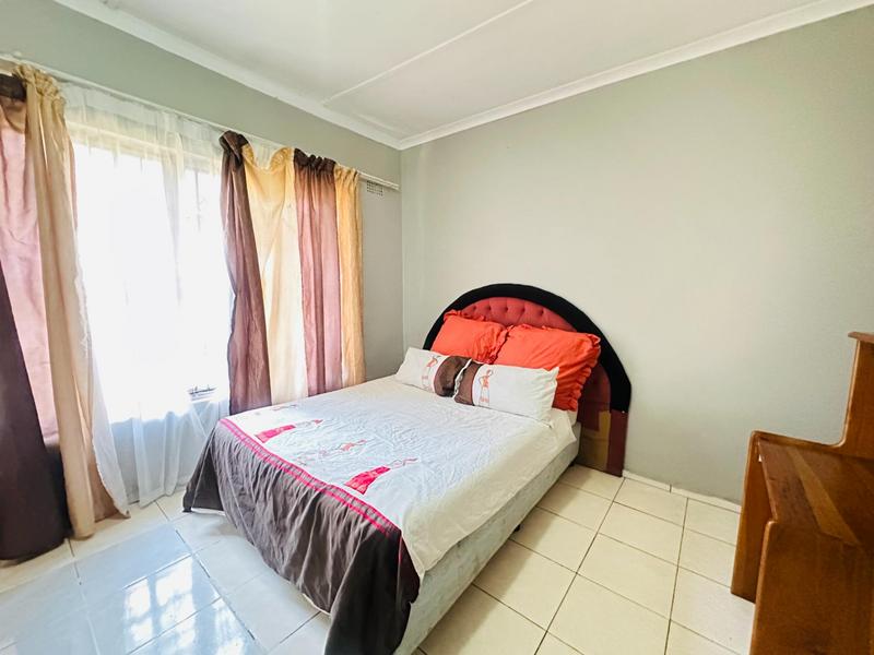 4 Bedroom Property for Sale in Umlazi KwaZulu-Natal