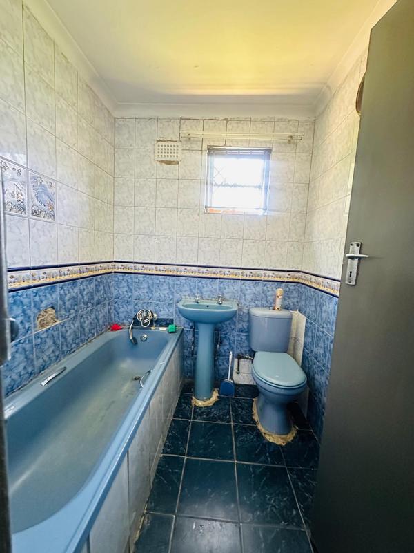 4 Bedroom Property for Sale in Umlazi KwaZulu-Natal