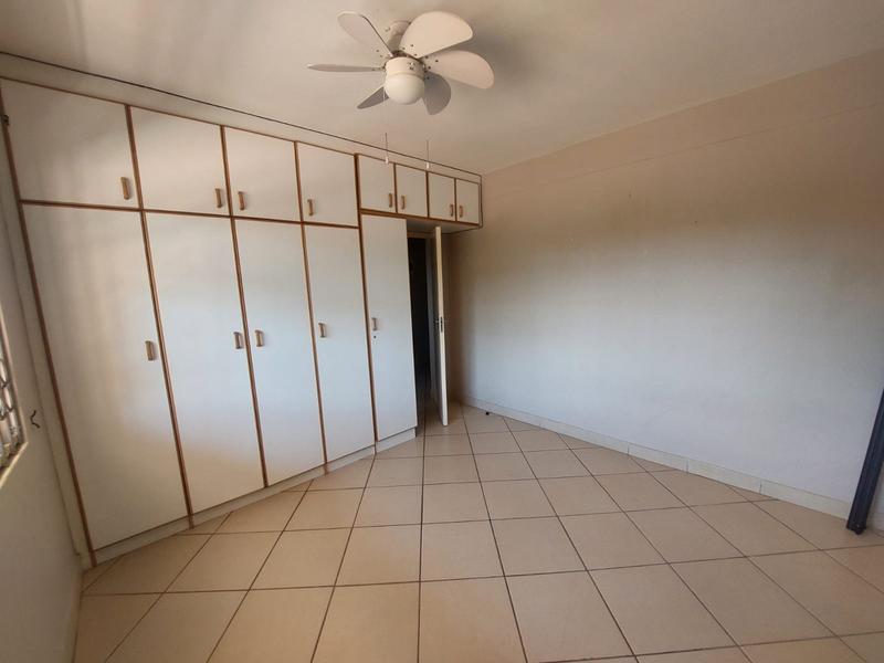 To Let 2 Bedroom Property for Rent in Margate KwaZulu-Natal