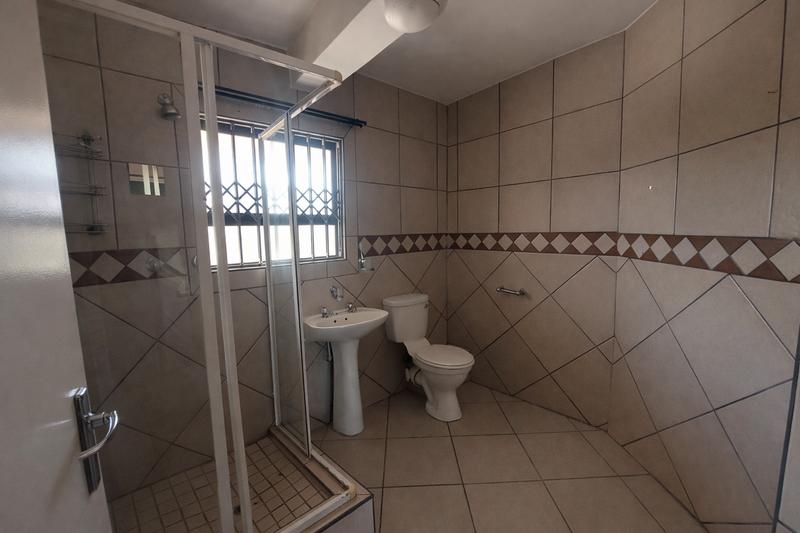 To Let 2 Bedroom Property for Rent in Margate KwaZulu-Natal
