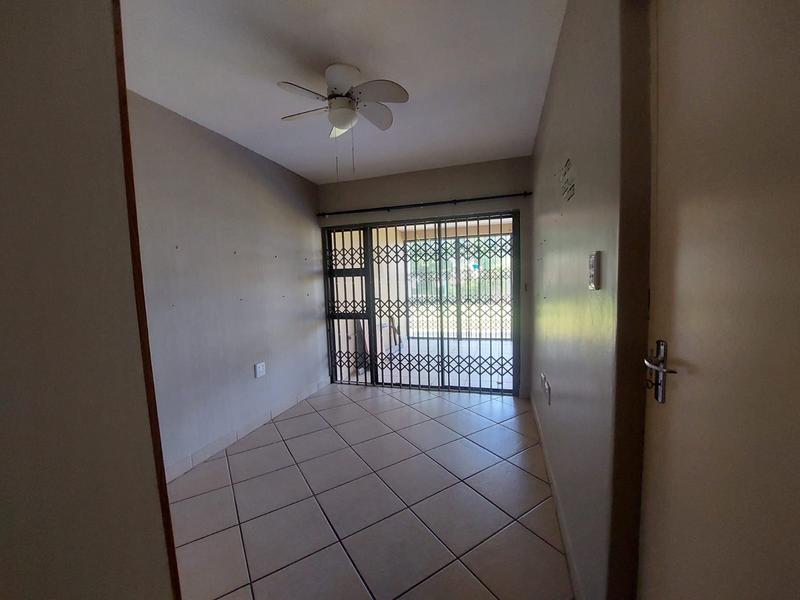 To Let 2 Bedroom Property for Rent in Margate KwaZulu-Natal