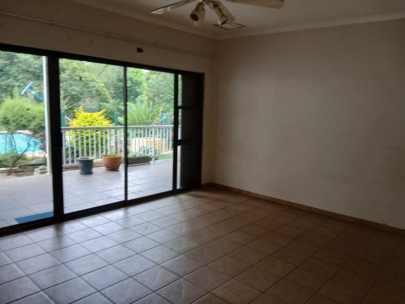 To Let 2 Bedroom Property for Rent in Kloof KwaZulu-Natal