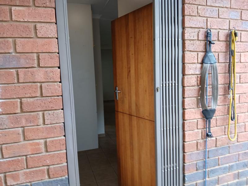 To Let 2 Bedroom Property for Rent in Kloof KwaZulu-Natal