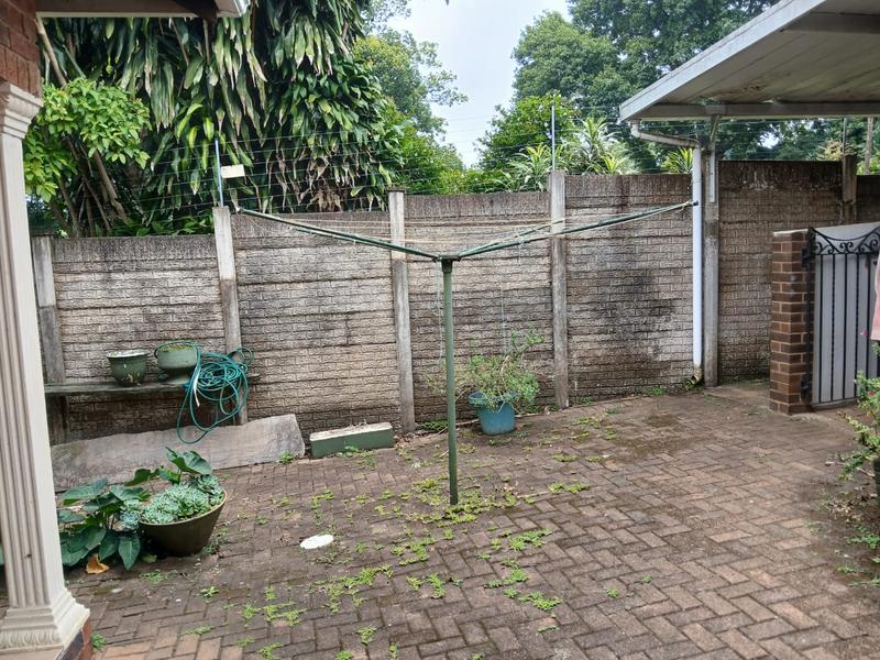 To Let 2 Bedroom Property for Rent in Kloof KwaZulu-Natal