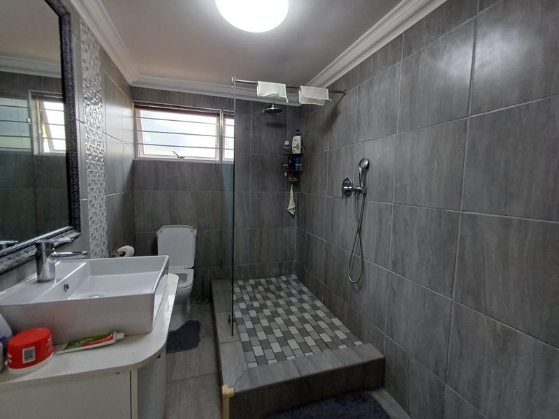 To Let 4 Bedroom Property for Rent in Durban North KwaZulu-Natal