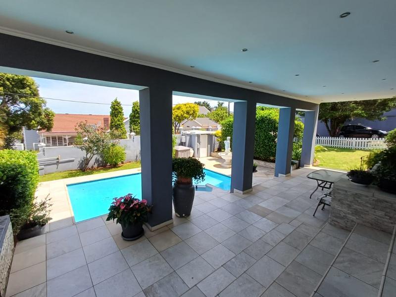 To Let 4 Bedroom Property for Rent in Durban North KwaZulu-Natal