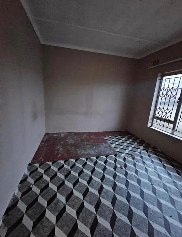 8 Bedroom Property for Sale in Clermont KwaZulu-Natal