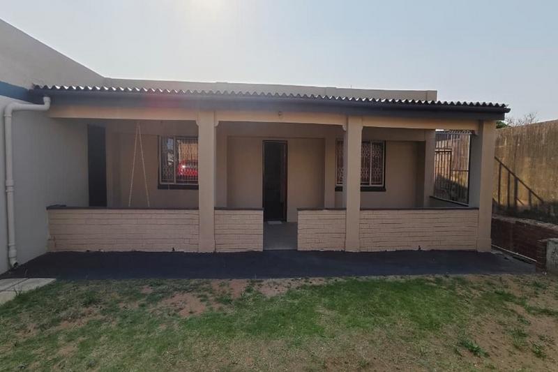 To Let 4 Bedroom Property for Rent in Isipingo Beach KwaZulu-Natal
