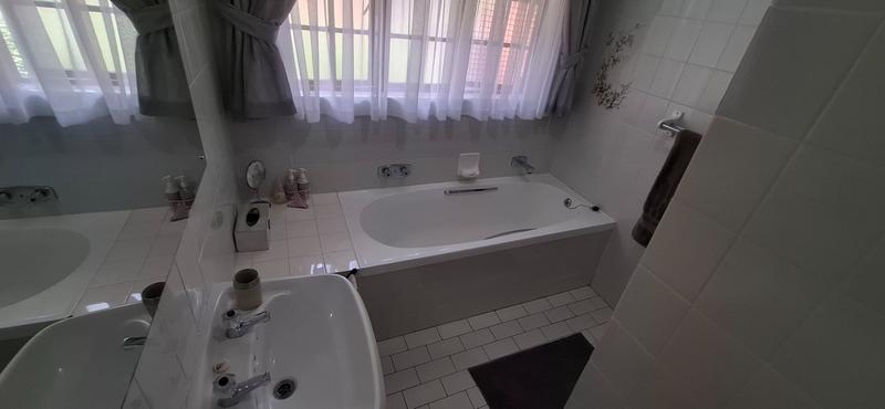 3 Bedroom Property for Sale in Montrose KwaZulu-Natal