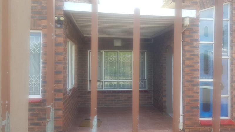 5 Bedroom Property for Sale in Palmview KwaZulu-Natal