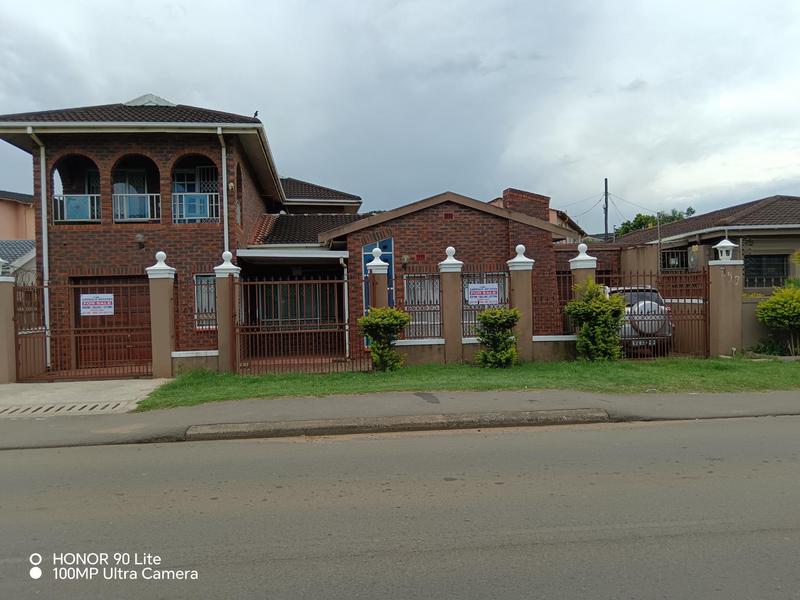5 Bedroom Property for Sale in Palmview KwaZulu-Natal