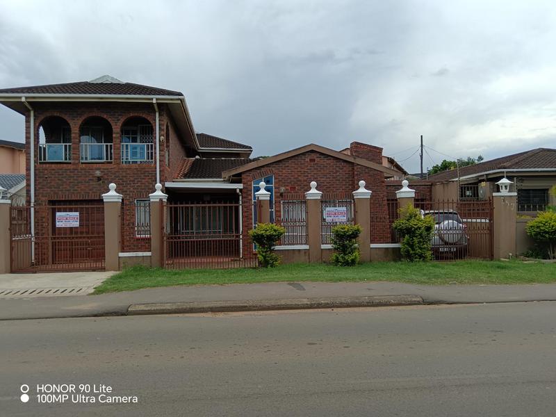 5 Bedroom Property for Sale in Palmview KwaZulu-Natal
