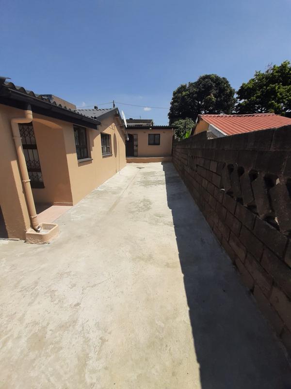 To Let 3 Bedroom Property for Rent in Umlazi KwaZulu-Natal