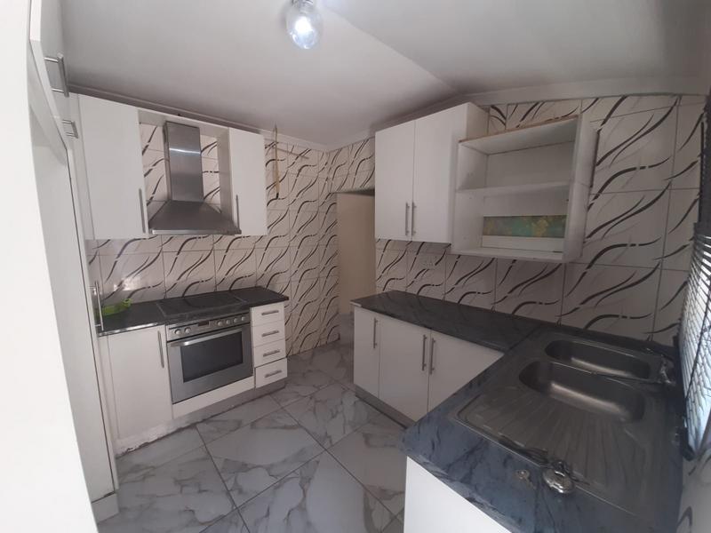 To Let 3 Bedroom Property for Rent in Umlazi KwaZulu-Natal