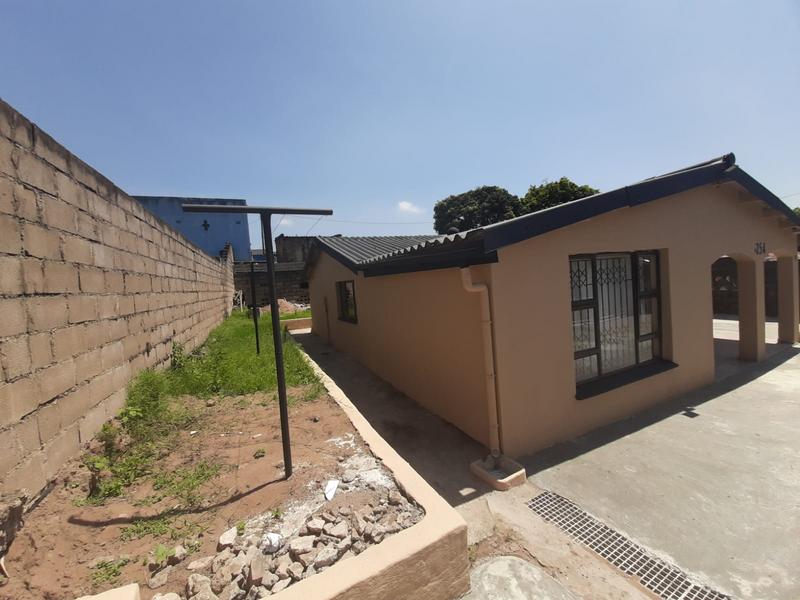 To Let 3 Bedroom Property for Rent in Umlazi KwaZulu-Natal