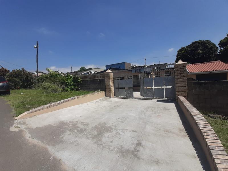 To Let 3 Bedroom Property for Rent in Umlazi KwaZulu-Natal