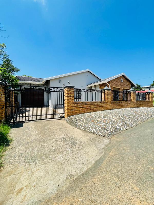 3 Bedroom Property for Sale in Umlazi KwaZulu-Natal
