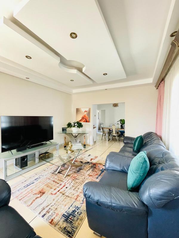 3 Bedroom Property for Sale in Umlazi KwaZulu-Natal