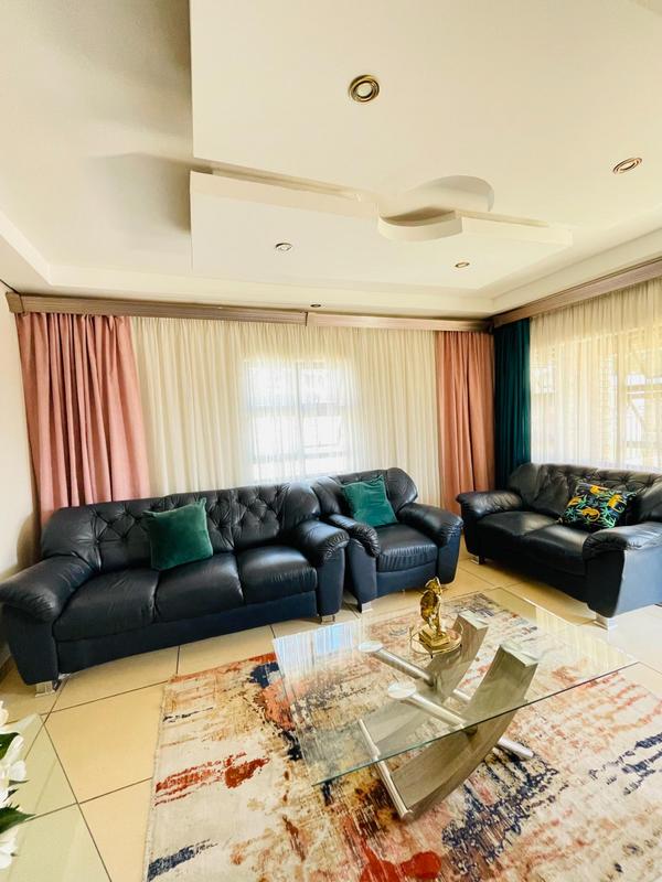 3 Bedroom Property for Sale in Umlazi KwaZulu-Natal