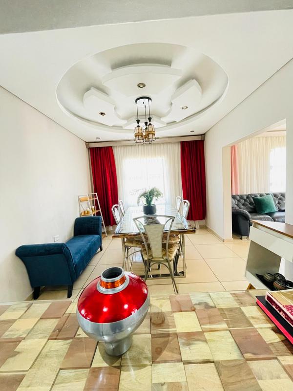 3 Bedroom Property for Sale in Umlazi KwaZulu-Natal