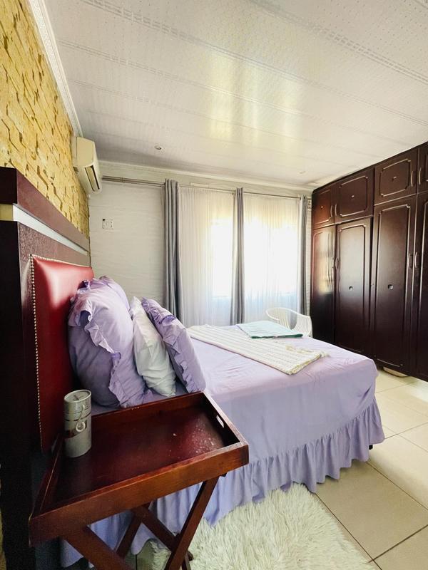 3 Bedroom Property for Sale in Umlazi KwaZulu-Natal