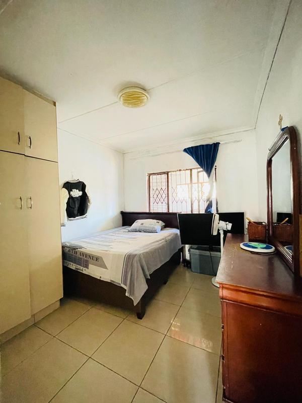 3 Bedroom Property for Sale in Umlazi KwaZulu-Natal