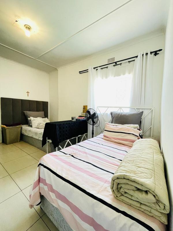 3 Bedroom Property for Sale in Umlazi KwaZulu-Natal