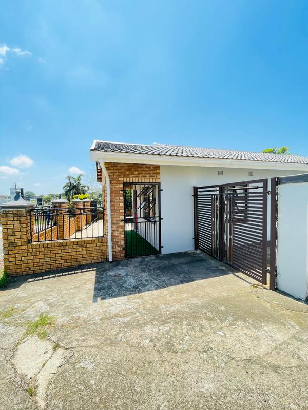 3 Bedroom Property for Sale in Umlazi KwaZulu-Natal