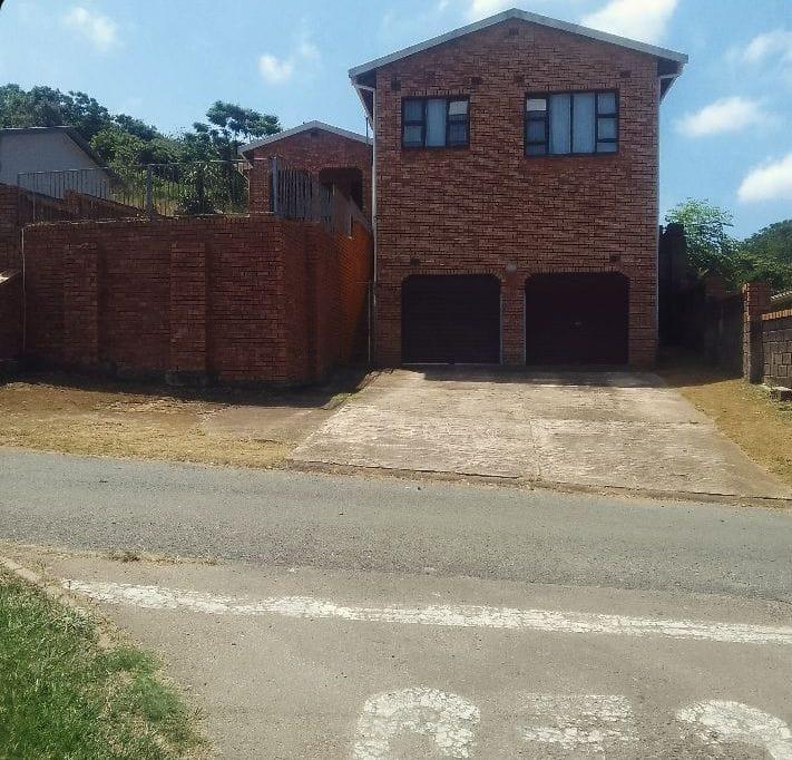5 Bedroom Property for Sale in Umlazi KwaZulu-Natal