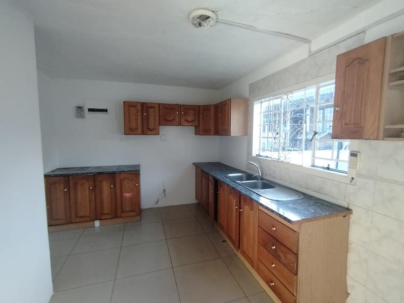 To Let 3 Bedroom Property for Rent in Grove End KwaZulu-Natal