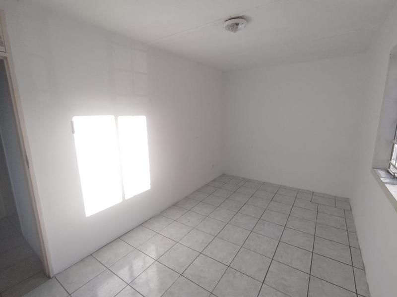 To Let 3 Bedroom Property for Rent in Grove End KwaZulu-Natal