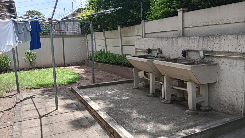 To Let 2 Bedroom Property for Rent in Pinetown KwaZulu-Natal