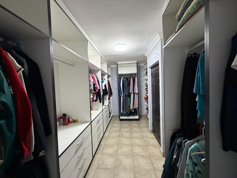 To Let 4 Bedroom Property for Rent in Sherwood KwaZulu-Natal