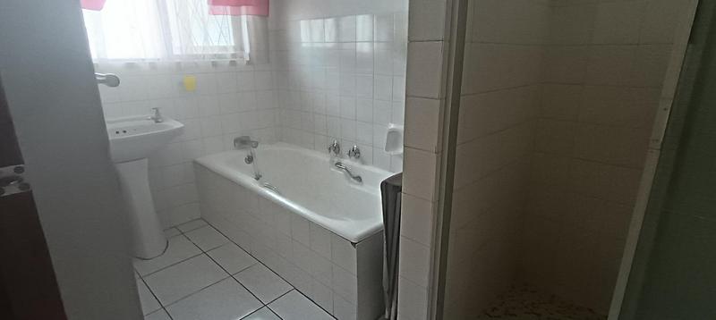 To Let 2 Bedroom Property for Rent in Margate North Beach KwaZulu-Natal