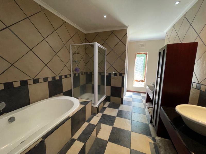 4 Bedroom Property for Sale in Herrwood Park KwaZulu-Natal