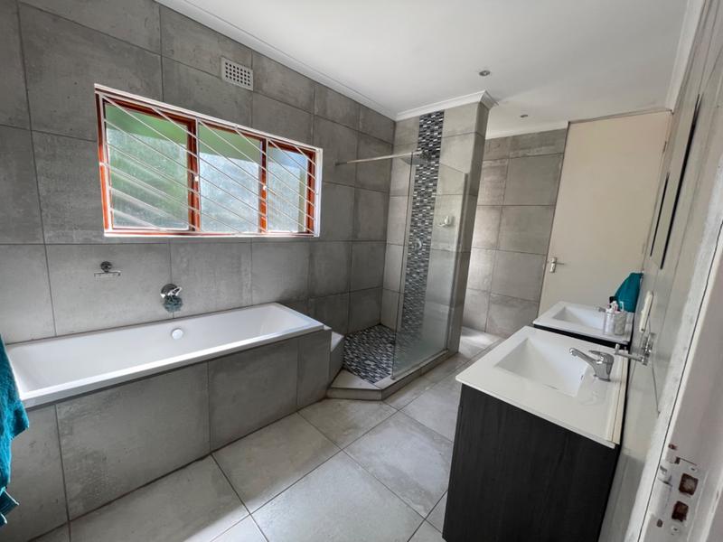 4 Bedroom Property for Sale in Herrwood Park KwaZulu-Natal