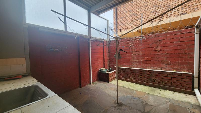 6 Bedroom Property for Sale in Reservoir Hills KwaZulu-Natal